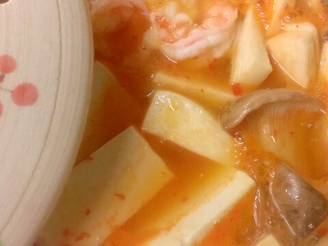 すっぱいスープがおいしい♪トムヤムクンお一人様鍋♪